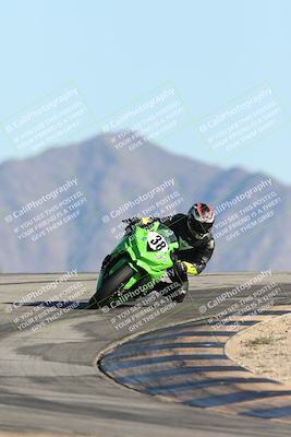 media/Dec-06-2025-CVMA (Sat) [[4a896cc04c]]/Race 9-500-400-350 Supersport/